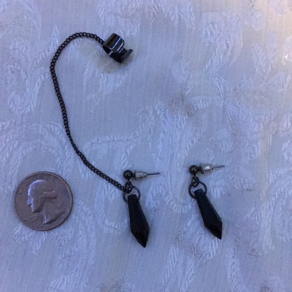 Black chain earrings - Picture 1 of 1